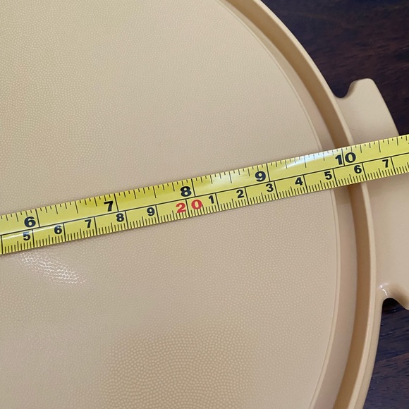 Vintage Tupperware 10” Cake Keeper Harvest Gold Round 684-8 Lid Handle - Picture 3 of 5